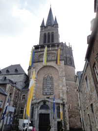 la cathédrale d'Aix-la-Chapelle